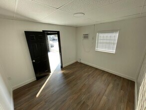 14605 49th St N, Clearwater, FL for rent Building Photo- Image 2 of 5