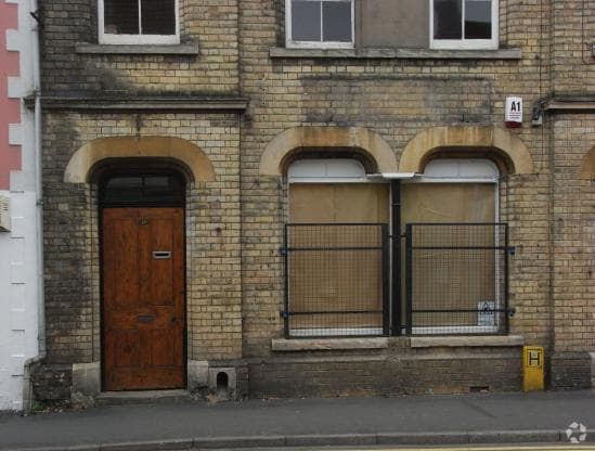 19-19A Westgate, Sleaford to rent - Building Photo - Image 2 of 14