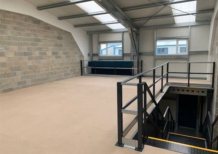 Unit 103, Manston, Ramsgate to rent - Interior Photo - Image 3 of 5