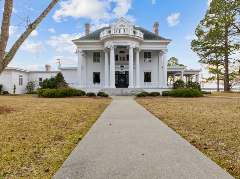 738 E Main St, Belhaven, NC for sale - Primary Photo - Image 1 of 1