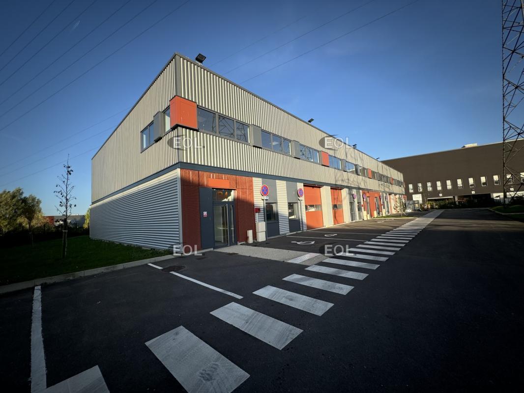 Light Industrial in Corbeil-Essonnes to rent Building Photo- Image 1 of 17