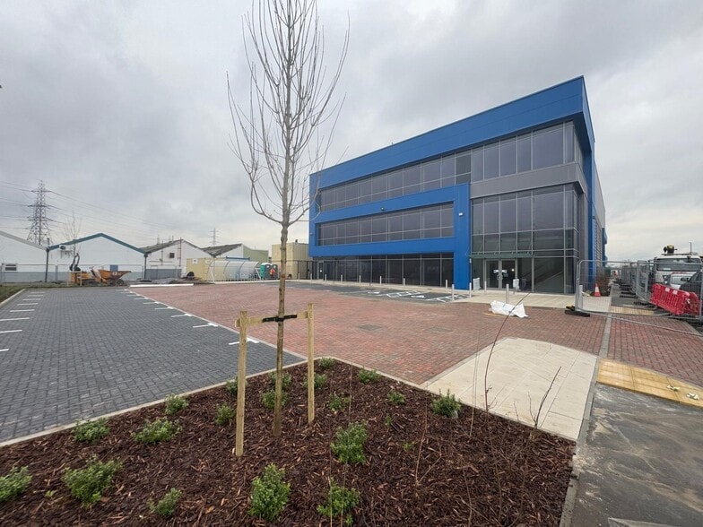 A2 Aytan Park, London for sale - Primary Photo - Image 1 of 1