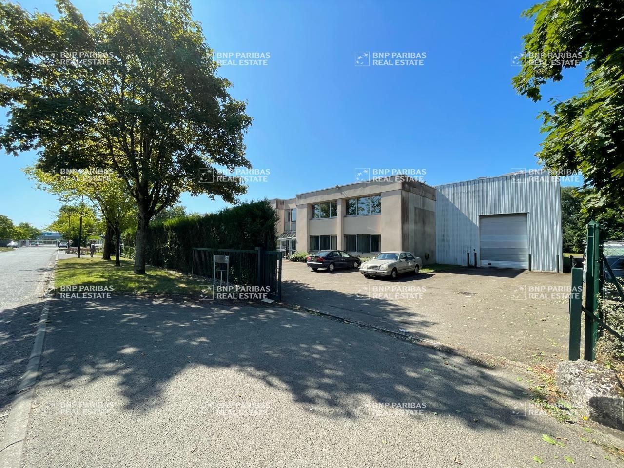 Light Industrial in Coignières for sale Building Photo- Image 1 of 26