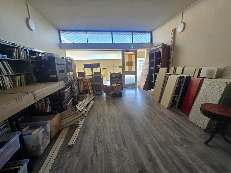 7-19 The Parade, Bognor Regis to rent - Interior Photo - Image 3 of 12