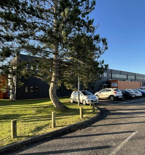 Buckner-croke Way, Thatcham to rent - Building Photo - Image 2 of 2
