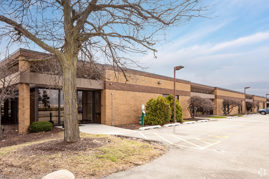 800-820 W South Thorndale Ave, Bensenville, IL for rent - Building Photo - Image 3 of 5