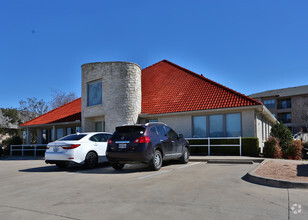 6037 Harris Pky, Fort Worth, TX for sale Primary Photo- Image 1 of 1