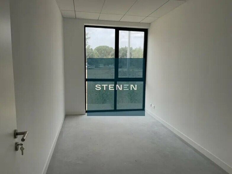 Office in Aubagne to rent - Interior Photo - Image 3 of 6