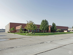 31555 Industrial Rd, Livonia, MI for rent Building Photo- Image 1 of 4