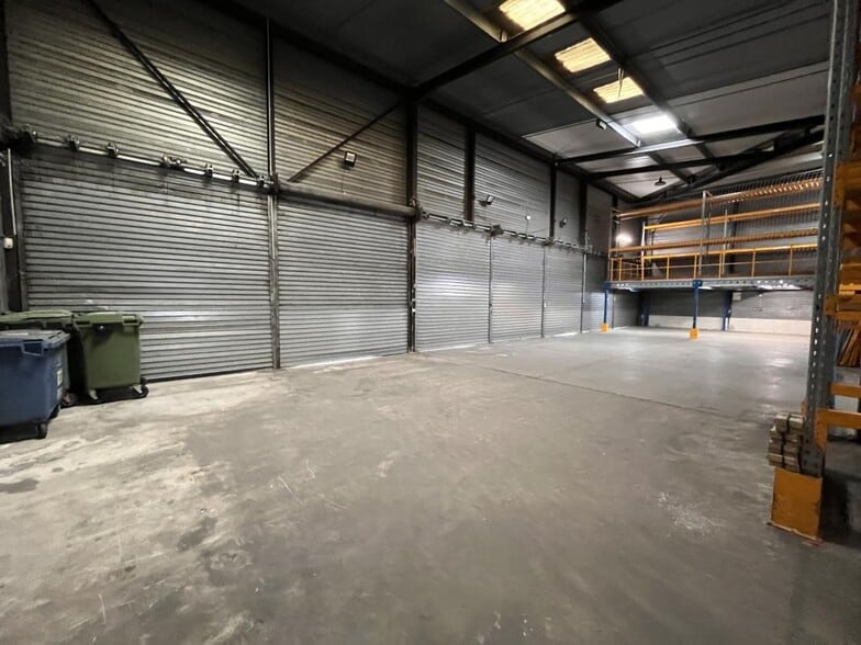 Industrial in La Farlède to rent - Building Photo - Image 1 of 15
