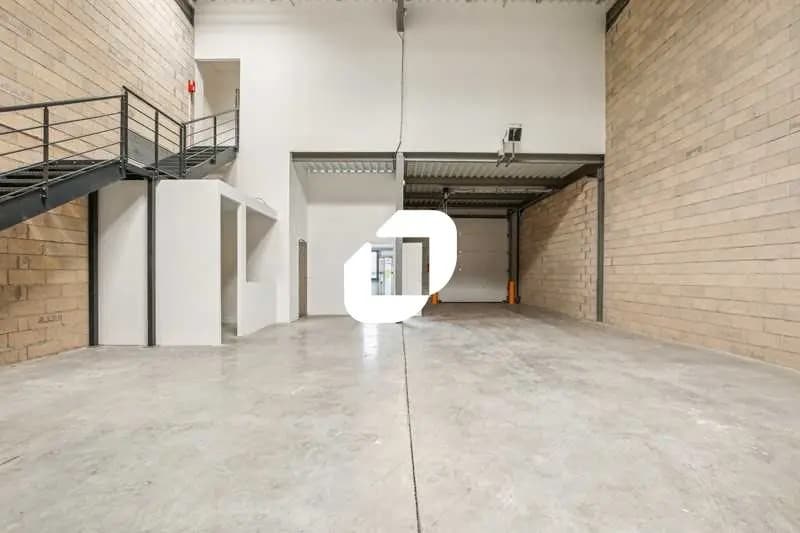Location Local d'activités 279 m² à 1 351 m² - Photo 1