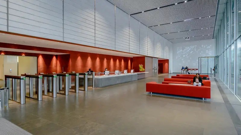 2 Leman St, London to rent - Building Photo - Image 2 of 5