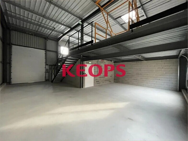 Light Industrial in Toulouse to rent - Interior Photo - Image 3 of 7