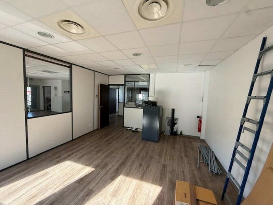 Avenue des Paluds, Aubagne to rent Interior Photo- Image 1 of 6