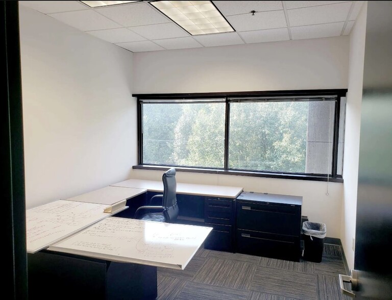 1 Corporate Pl S, Piscataway, NJ for rent - Interior Photo - Image 3 of 10