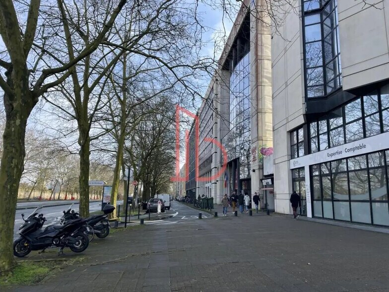 Office in Bordeaux to rent - Building Photo - Image 1 of 5