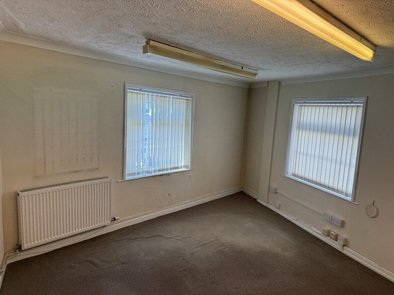 1 School Ln, Wisbech for sale - Interior Photo - Image 2 of 5