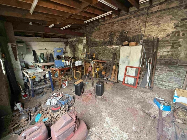 2 Herbert Road, Stoke On Trent for sale - Interior Photo - Image 3 of 10