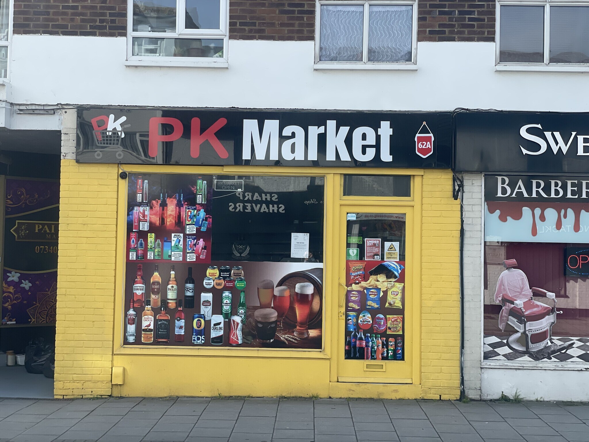 62-62B Bargates, Christchurch to rent Building Photo- Image 1 of 7