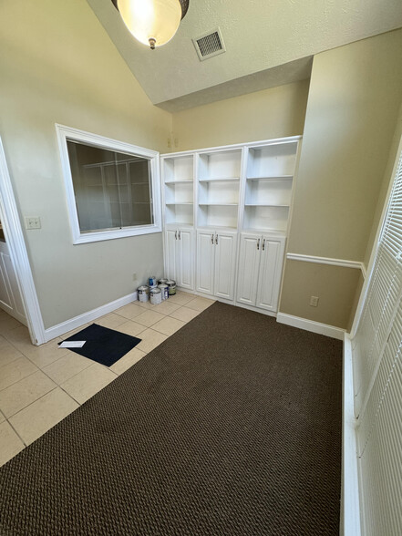 5050 Warm Springs Rd, Columbus, GA for rent - Interior Photo - Image 2 of 6