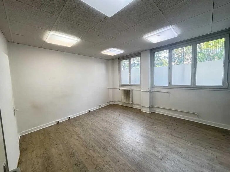 Office in Paris for sale - Building Photo - Image 2 of 9