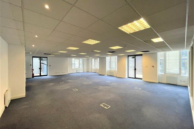 Coral Row, London for sale - Interior Photo - Image 3 of 7