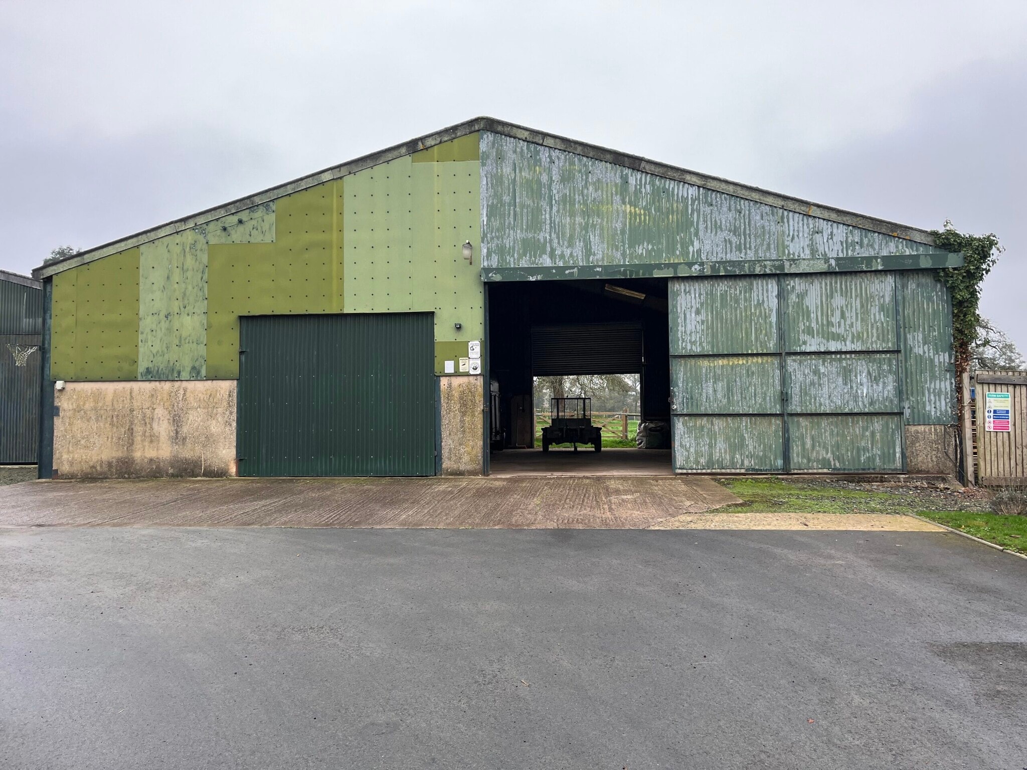 Ockeridge Lane, Holt Heath to rent Primary Photo- Image 1 of 5