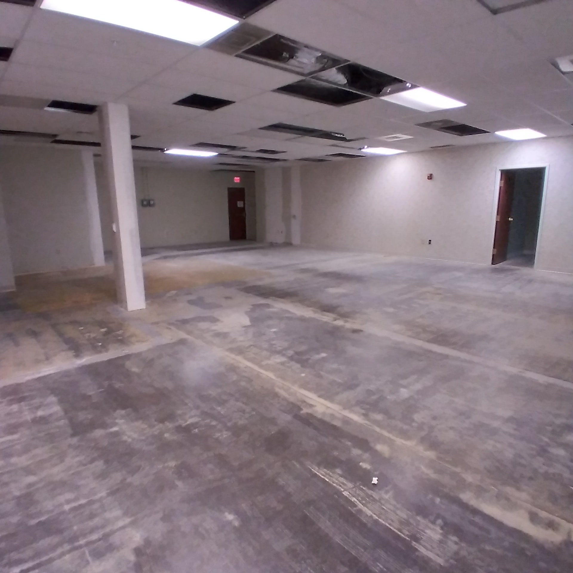 4250 Crums Mill Rd, Harrisburg, PA to rent Interior Photo- Image 1 of 4