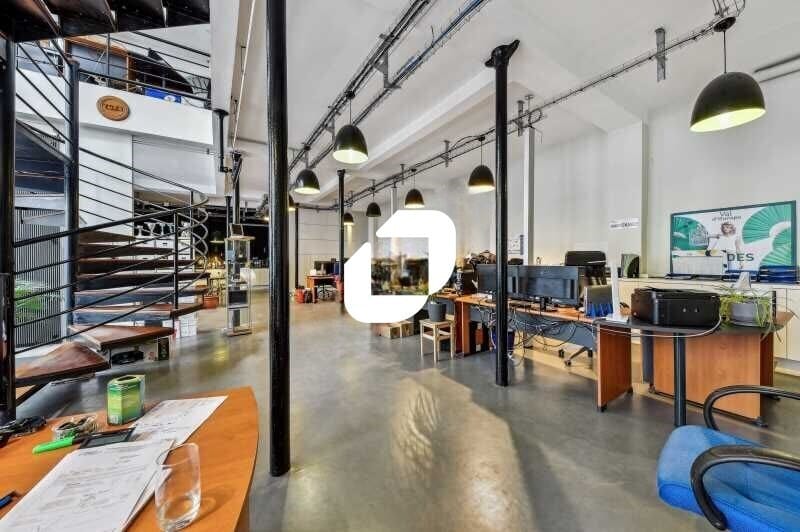 Light Industrial in Paris for sale Building Photo- Image 1 of 13