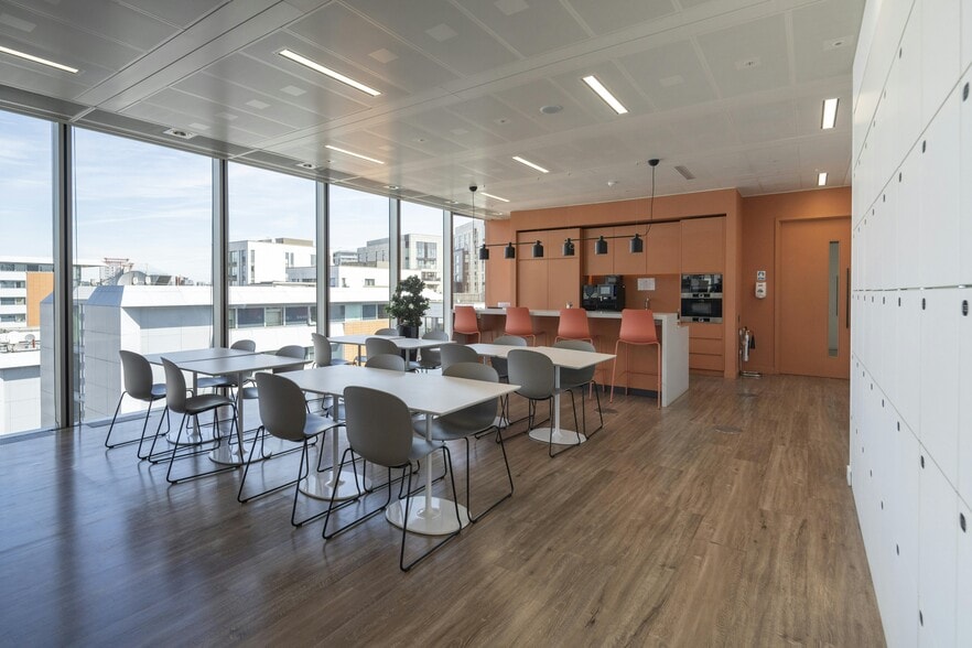 37 North Wharf Rd, London to rent - Building Photo - Image 2 of 28