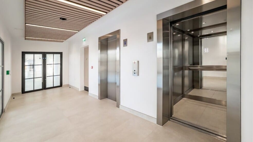 450-500 Silbury Blvd, Milton Keynes to rent - Building Photo - Image 3 of 10