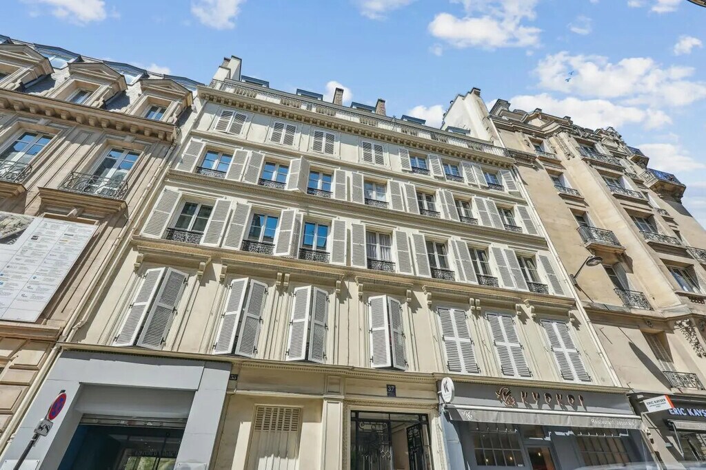 Location Bureaux 406 m² - Photo 1