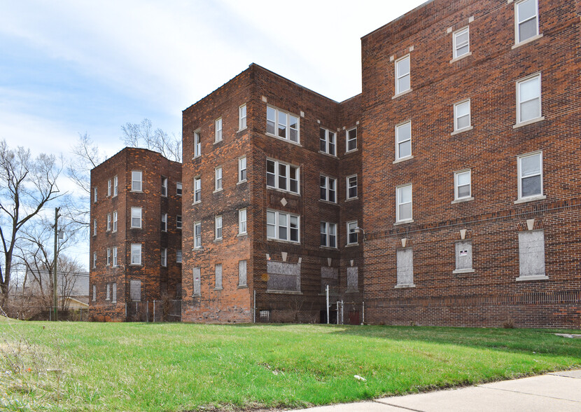 2360 W Grand Blvd, Detroit, MI for sale - Building Photo - Image 3 of 10