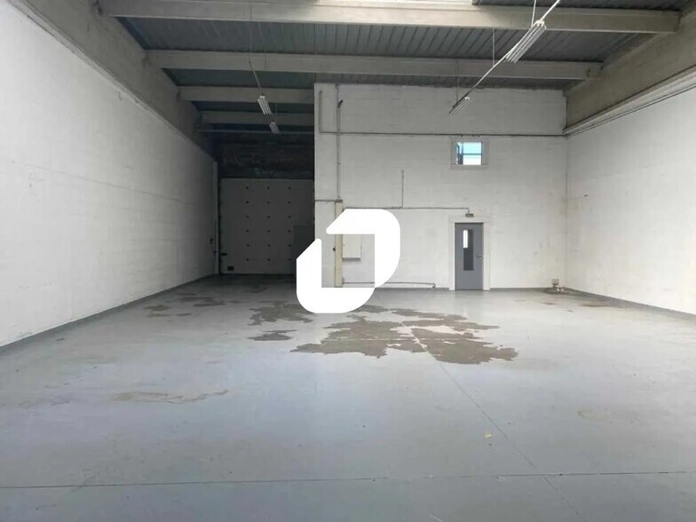 Light Industrial in SAINT-OUEN-L'AUMONE to rent - Interior Photo - Image 3 of 26