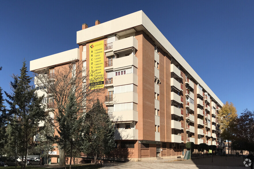 Calle Hermanos Fernández Galiano, 11, Guadalajara, Guadalajara for sale - Primary Photo - Image 1 of 3