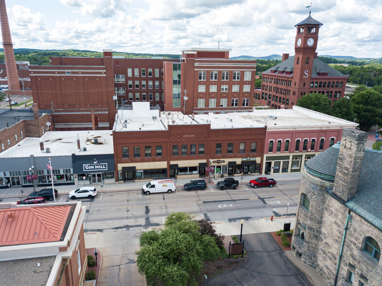 214-226 E Main St, Menomonie, WI for sale - Building Photo - Image 1 of 1