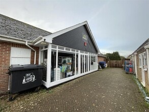 Merley Roundabout, Corfe Mullen to rent Building Photo- Image 2 of 13