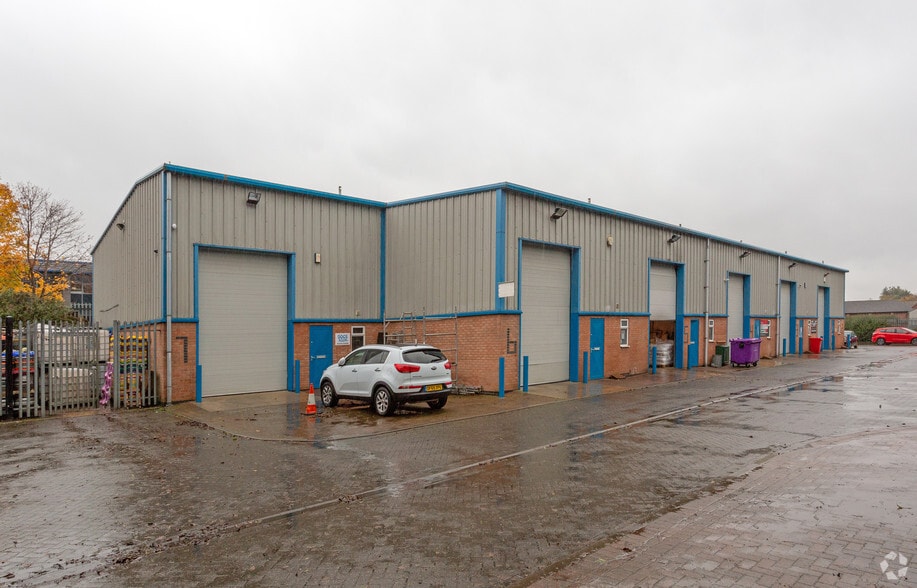 Turnpike Clos, Grantham to rent - Primary Photo - Image 1 of 1