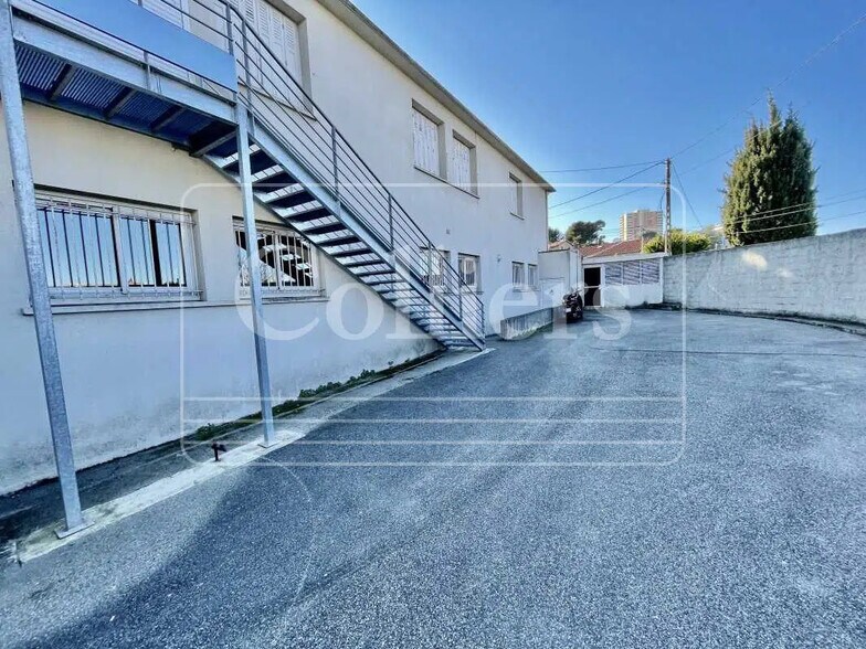 Office in Marseille for sale - Building Photo - Image 3 of 17