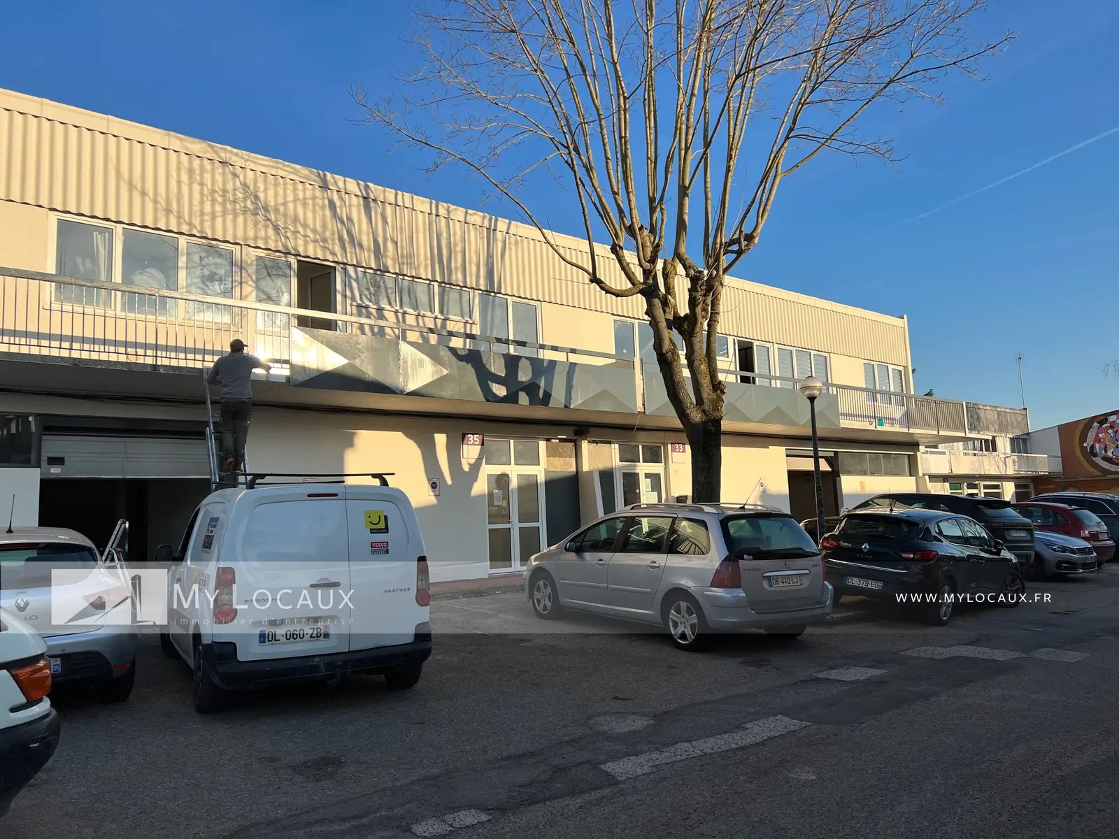Light Industrial in Cergy to rent Building Photo- Image 1 of 10