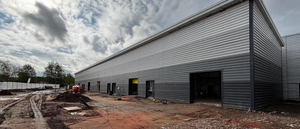 Lichfield Rd, Tamworth to rent - Building Photo - Image 3 of 4