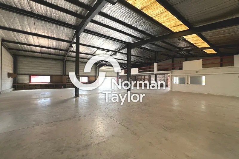 Light Industrial in Perpignan for sale - Interior Photo - Image 1 of 7