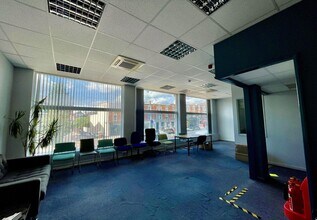 22-24 Hamlet Court Rd, Westcliff On Sea to rent Interior Photo- Image 2 of 5