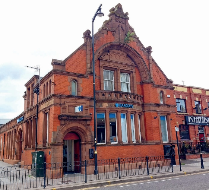 460 Bury New Rd, Manchester to rent Primary Photo- Image 1 of 2