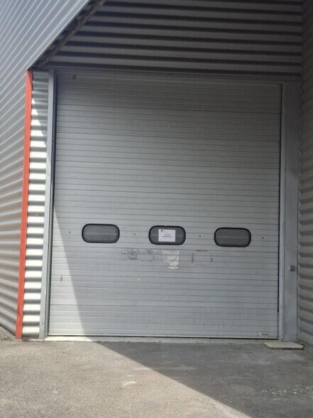 Light Industrial in Saint-Priest for sale - Building Photo - Image 3 of 5