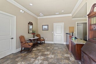 11414 Lake Sherwood Ave N, Baton Rouge, LA for rent Interior Photo- Image 2 of 8