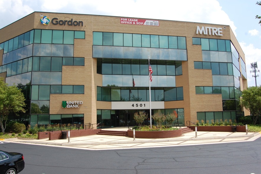 4501 Daly Dr, Chantilly, VA to rent - Building Photo - Image 2 of 10