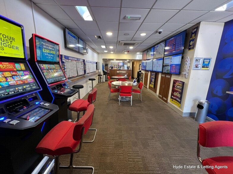 154 Pall Mall, Chorley for sale - Interior Photo - Image 2 of 9