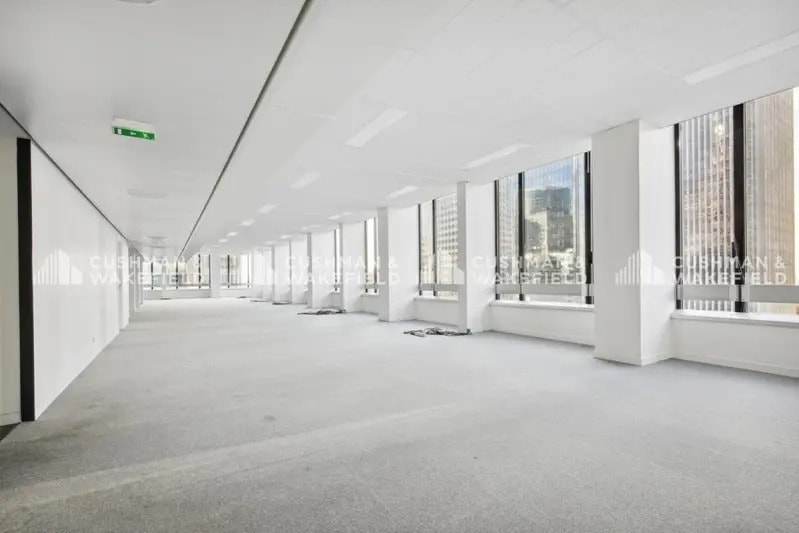 Office in Courbevoie to rent - Interior Photo - Image 3 of 8