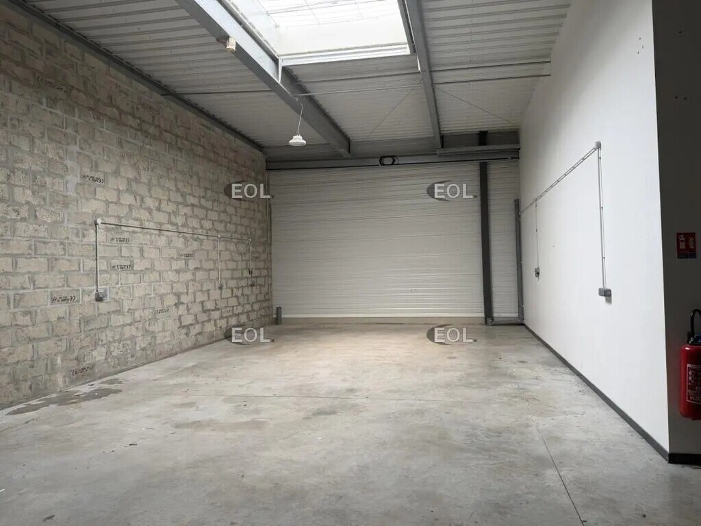 Location Local d'activités 159 m² - Photo 1